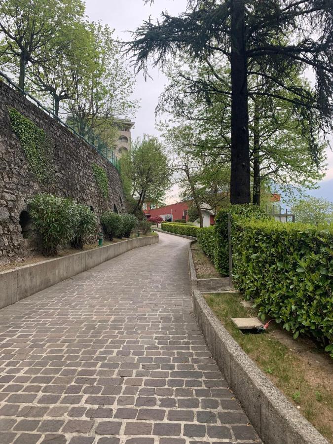 Valbrona Appartamento Timeless Con Piscina E Tennis المظهر الخارجي الصورة